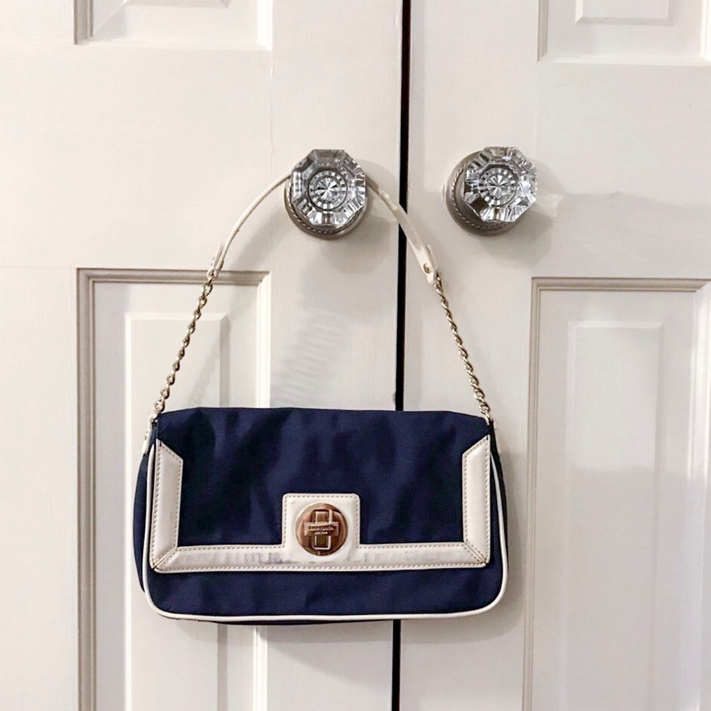 VTG Nylon Navy & White Purse W/ Chain & Buckle